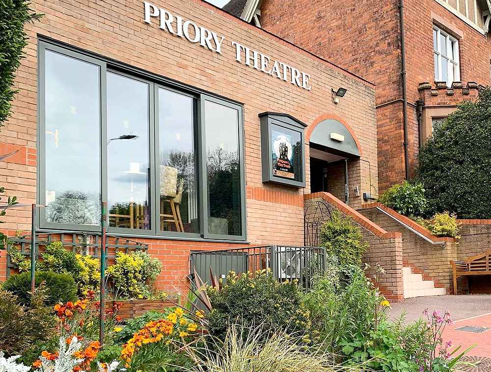 An exterior photo of The Priory Theatre Kenilworth.